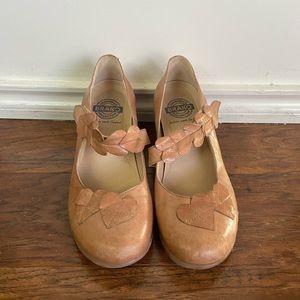 Tan Brako shoe in vintage style! US Size 7.5 or EU 38.